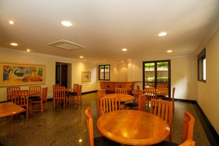 Apartamento à venda com 173m², 3 quartos e 3 vagas Apartamento à venda com 173m², 3 quartos e 3 vagasÁrea Comum - Salão de Festas