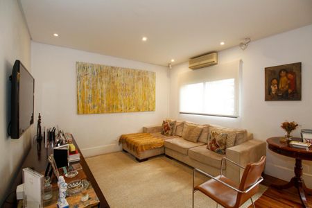 Apartamento à venda com 173m², 3 quartos e 3 vagas Apartamento à venda com 173m², 3 quartos e 3 vagasSala de Tv