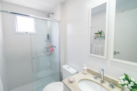 Apartamento à venda com 90m², 2 quartos e 2 vagasBanheiro da Suíte 1