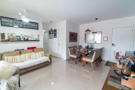 Apartamento à venda com 90m², 2 quartos e 2 vagasSala