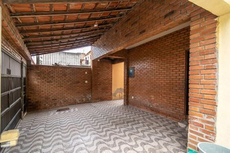Casa à venda com 180m², 7 quartos e 2 vagas2º andar - Varanda e Garagem