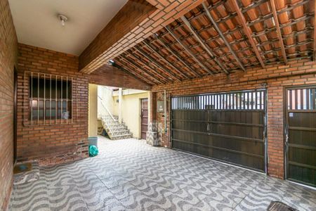 Casa à venda com 180m², 7 quartos e 2 vagas2º andar - Varanda e Garagem