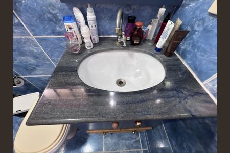 Casa de condomínio à venda com 562m², 4 quartos e 4 vagas Casa de condomínio à venda com 562m², 4 quartos e 4 vagasSuíte 2 - Banheiro