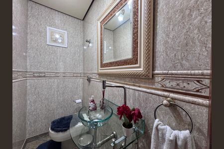 Casa de condomínio à venda com 562m², 4 quartos e 4 vagas Casa de condomínio à venda com 562m², 4 quartos e 4 vagasLavabo