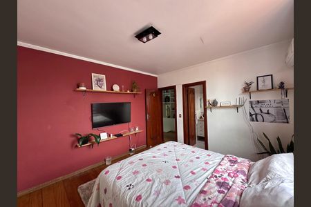 Casa de condomínio à venda com 562m², 4 quartos e 4 vagas Casa de condomínio à venda com 562m², 4 quartos e 4 vagasSuíte 3