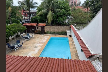 Casa de condomínio à venda com 562m², 4 quartos e 4 vagas Casa de condomínio à venda com 562m², 4 quartos e 4 vagasSuíte 1