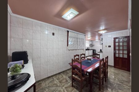 Casa de condomínio à venda com 562m², 4 quartos e 4 vagas Casa de condomínio à venda com 562m², 4 quartos e 4 vagasCozinha