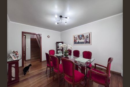 Casa de condomínio à venda com 562m², 4 quartos e 4 vagas Casa de condomínio à venda com 562m², 4 quartos e 4 vagasCasa