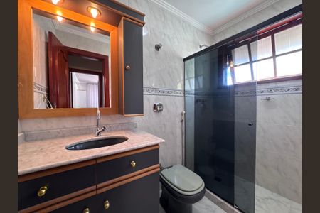 Casa de condomínio à venda com 562m², 4 quartos e 4 vagas Casa de condomínio à venda com 562m², 4 quartos e 4 vagasBanheiro Social