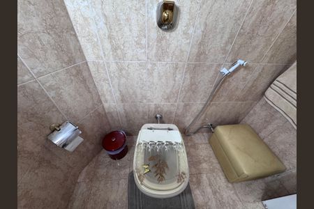 Casa de condomínio à venda com 562m², 4 quartos e 4 vagas Casa de condomínio à venda com 562m², 4 quartos e 4 vagasSuíte 1 - Banheiro