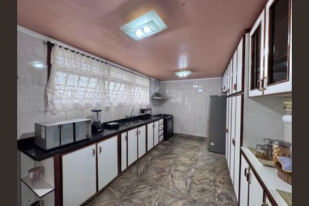 Casa de condomínio à venda com 562m², 4 quartos e 4 vagas Casa de condomínio à venda com 562m², 4 quartos e 4 vagasCozinha