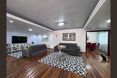 Casa de condomínio à venda com 562m², 4 quartos e 4 vagas Casa de condomínio à venda com 562m², 4 quartos e 4 vagasCasa