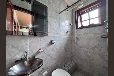 Casa de condomínio à venda com 562m², 4 quartos e 4 vagas Casa de condomínio à venda com 562m², 4 quartos e 4 vagasÁrea de Serviço - Banheiro