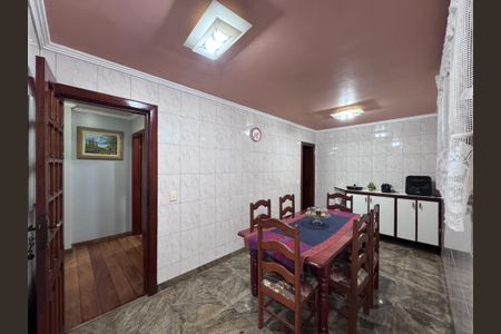 Casa de condomínio à venda com 562m², 4 quartos e 4 vagas Casa de condomínio à venda com 562m², 4 quartos e 4 vagasCozinha