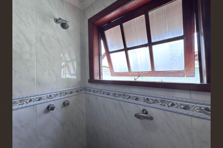 Casa de condomínio à venda com 562m², 4 quartos e 4 vagas Casa de condomínio à venda com 562m², 4 quartos e 4 vagasBanheiro Social