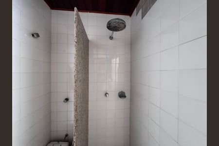 Casa de condomínio à venda com 562m², 4 quartos e 4 vagas Casa de condomínio à venda com 562m², 4 quartos e 4 vagasÁrea externa