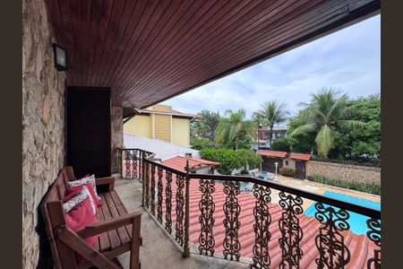 Casa de condomínio à venda com 562m², 4 quartos e 4 vagas Casa de condomínio à venda com 562m², 4 quartos e 4 vagasVaranda