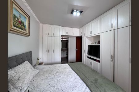 Casa de condomínio à venda com 562m², 4 quartos e 4 vagas Casa de condomínio à venda com 562m², 4 quartos e 4 vagasSuíte 1