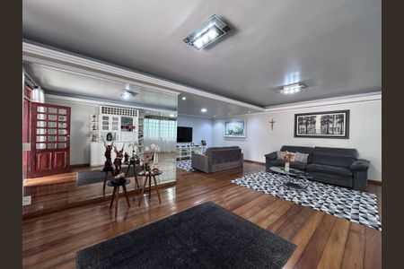 Casa de condomínio à venda com 562m², 4 quartos e 4 vagas Casa de condomínio à venda com 562m², 4 quartos e 4 vagasCasa