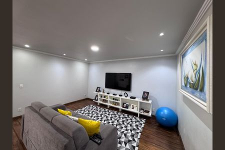 Casa de condomínio à venda com 562m², 4 quartos e 4 vagas Casa de condomínio à venda com 562m², 4 quartos e 4 vagasCasa