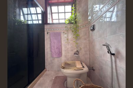 Casa de condomínio à venda com 562m², 4 quartos e 4 vagas Casa de condomínio à venda com 562m², 4 quartos e 4 vagasSuíte 3 - Banheiro