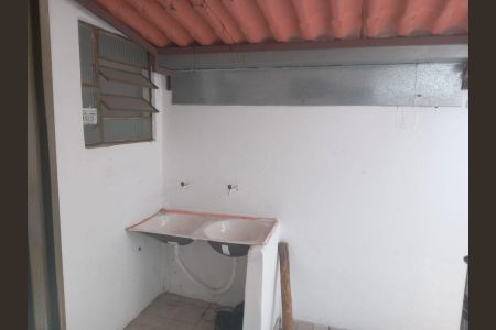 Casa para alugar com 40m², 1 quarto e sem vaga