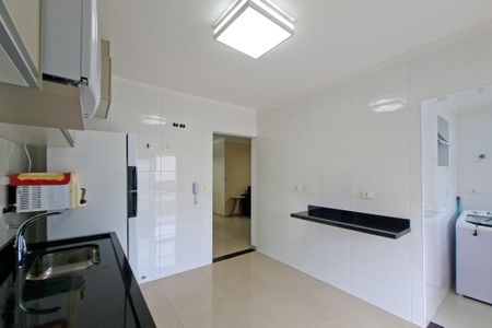 Apartamento para alugar com 126m², 2 quartos e 2 vagasCozinha