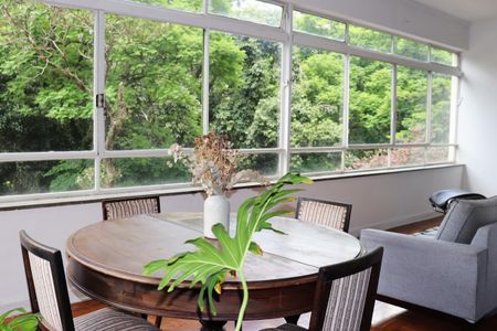 Apartamento à venda com 260m², 5 quartos e 1 vagaSala