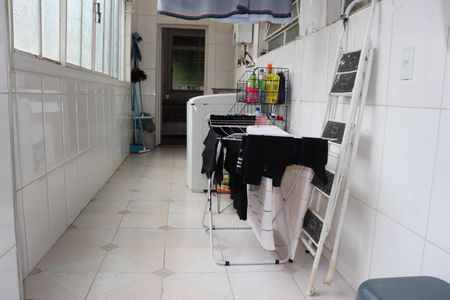 Apartamento à venda com 260m², 5 quartos e 1 vagaÁrea de Serviço