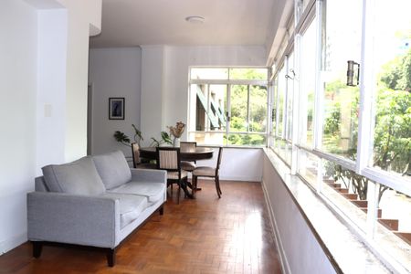Apartamento à venda com 260m², 5 quartos e 1 vagaSala