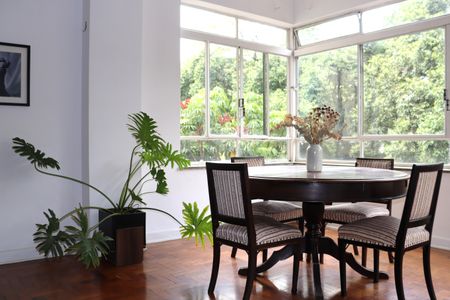 Apartamento à venda com 260m², 5 quartos e 1 vagaSala