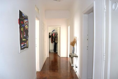 Apartamento à venda com 260m², 5 quartos e 1 vagaHall de Distribuição dos Quartos