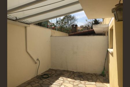 Casa de condomínio à venda com 80m², 2 quartos e 2 vagas