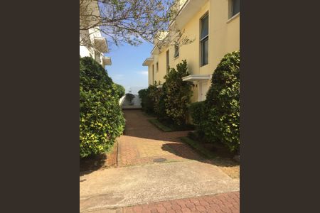 Casa de condomínio à venda com 80m², 2 quartos e 2 vagas