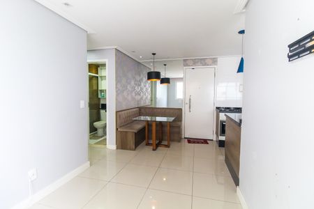 Sala de apartamento para alugar com 2 quartos, 46m² em Vila Carmosina, São Paulo