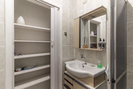 Apartamento à venda com 61m², 2 quartos e sem vaga Apartamento à venda com 61m², 2 quartos e sem vagaBanheiro