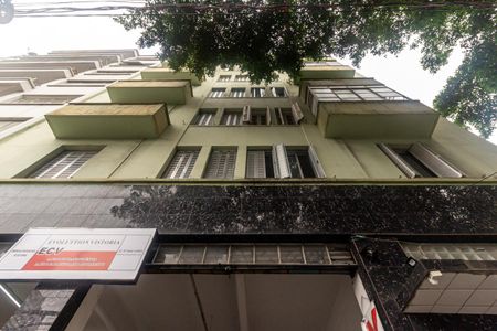 Apartamento à venda com 61m², 2 quartos e sem vaga Apartamento à venda com 61m², 2 quartos e sem vagaFachada
