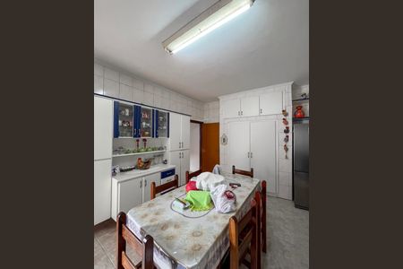 Casa à venda com 193m², 3 quartos e 2 vagas Casa à venda com 193m², 3 quartos e 2 vagasCozinha