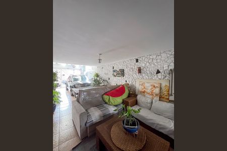 Casa à venda com 193m², 3 quartos e 2 vagas Casa à venda com 193m², 3 quartos e 2 vagasGaragem