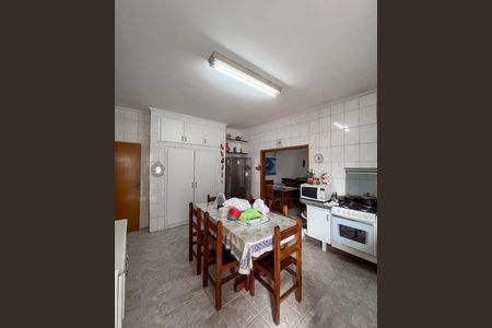 Casa à venda com 193m², 3 quartos e 2 vagas Casa à venda com 193m², 3 quartos e 2 vagasCozinha