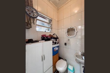 Casa à venda com 193m², 3 quartos e 2 vagas Casa à venda com 193m², 3 quartos e 2 vagasBanheiro de serviço