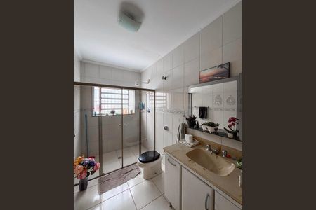 Casa à venda com 193m², 3 quartos e 2 vagas Casa à venda com 193m², 3 quartos e 2 vagasBanheiro