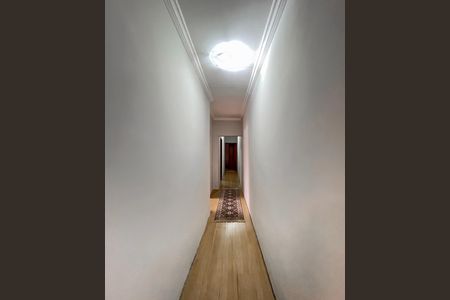 Casa à venda com 193m², 3 quartos e 2 vagas Casa à venda com 193m², 3 quartos e 2 vagasCorredor