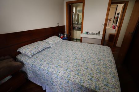 Apartamento à venda com 92m², 3 quartos e 2 vagasSuíte