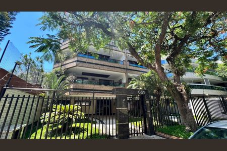 Apartamento à venda com 100m², 3 quartos e 1 vaga Apartamento à venda com 100m², 3 quartos e 1 vagaFachada