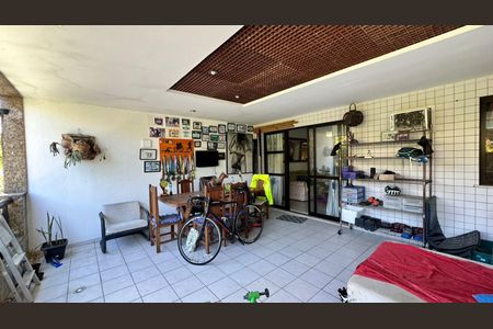 Apartamento à venda com 100m², 3 quartos e 1 vaga Apartamento à venda com 100m², 3 quartos e 1 vagaVaranda