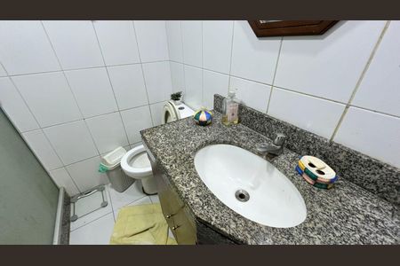Apartamento à venda com 100m², 3 quartos e 1 vaga Apartamento à venda com 100m², 3 quartos e 1 vagaBanheiro social