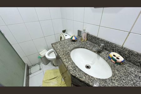 Apartamento à venda com 100m², 3 quartos e 1 vaga Apartamento à venda com 100m², 3 quartos e 1 vagaBanheiro social