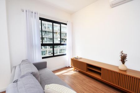 Sala de estar de apartamento para alugar com 1 quarto, 35m² em Pinheiros, São Paulo