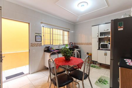 Casa à venda com 170m², 3 quartos e 2 vagasCozinha